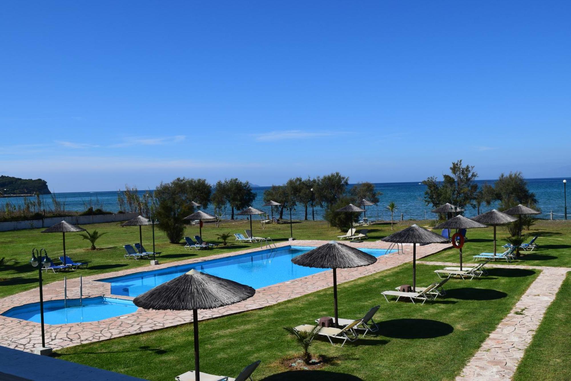 S&C Kosmos Beach Resort Roda  Exteriér fotografie